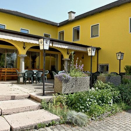 Stiftsgasthof Hochburg المظهر الخارجي الصورة